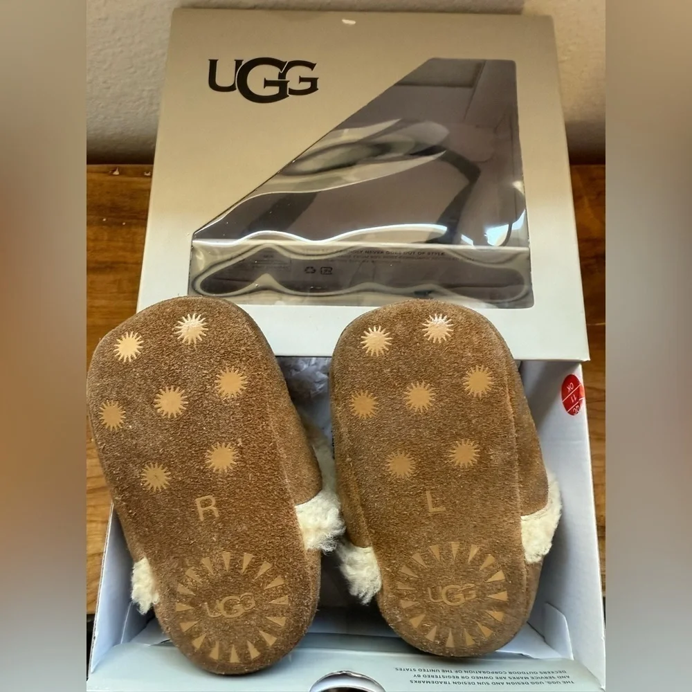 Baby UGG AUSTRALIA chestnut sheepskin boots S Small / 2-3 infant